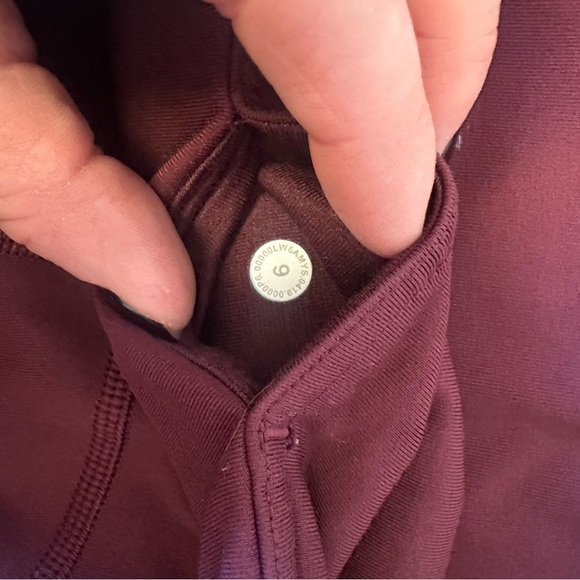 EUC Lululemon All the Right Places burgundy leggings size 6 - Picture 2 of 2